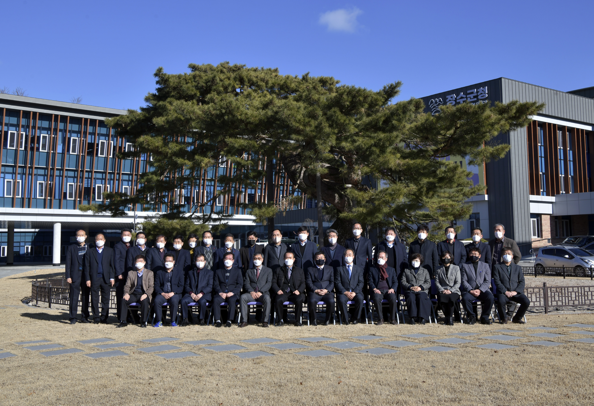 장수군청 하반기 공로연수공무원 이·퇴임식 개최 사진(2)