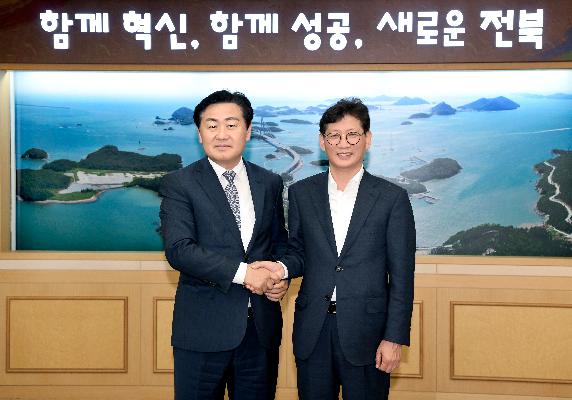 최훈식 장수군수, 김관영 도지사에 현안사업 지원 건의 대표사진