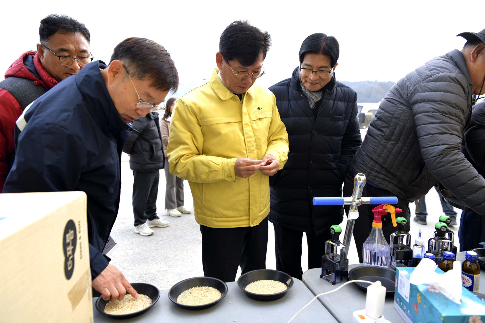 최훈식 장수군수, 2023년산 공공비축미 매입 현장 방문 나서 사진(2)